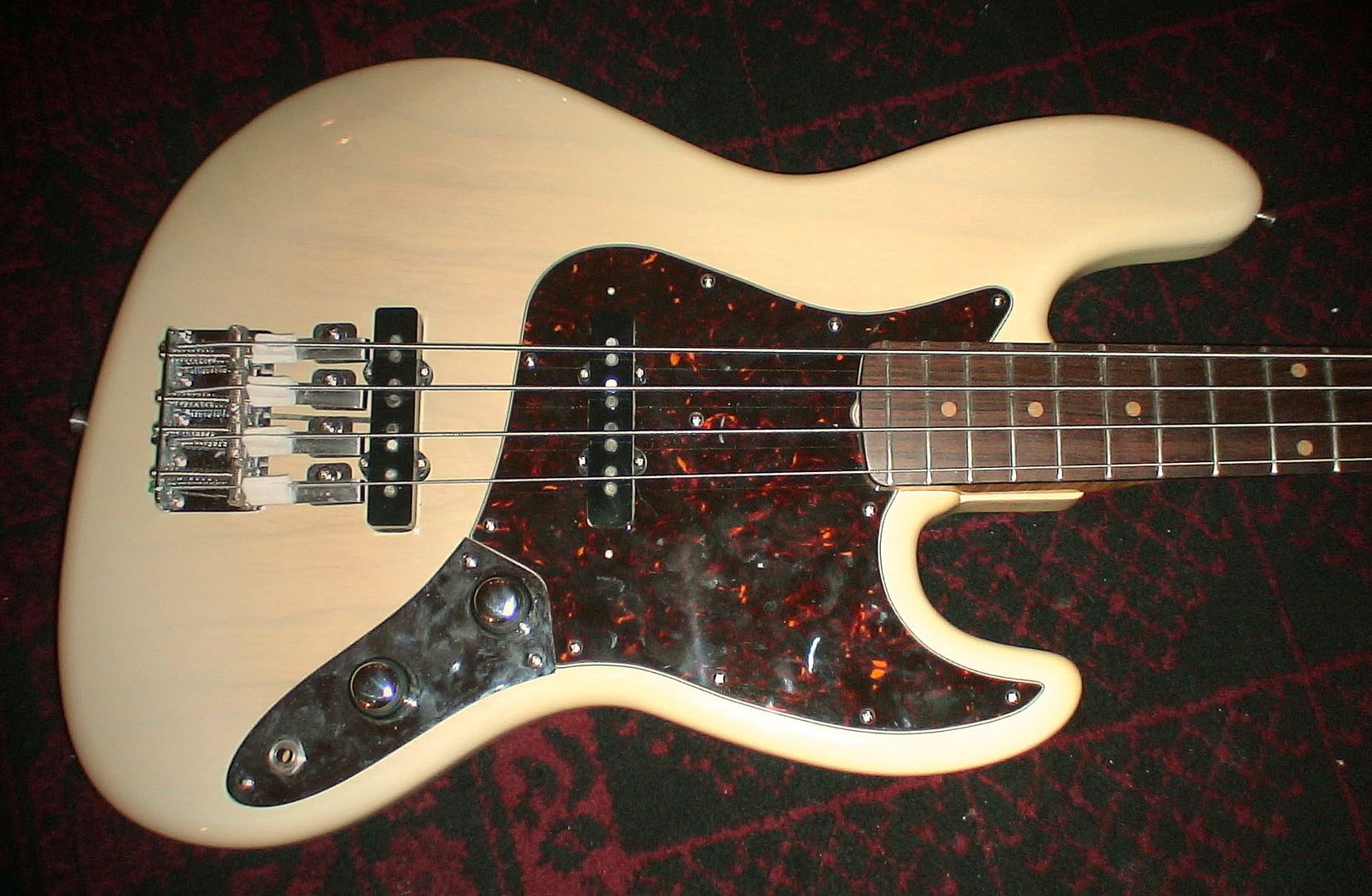 '60'62 Jazz Bass string mute question....